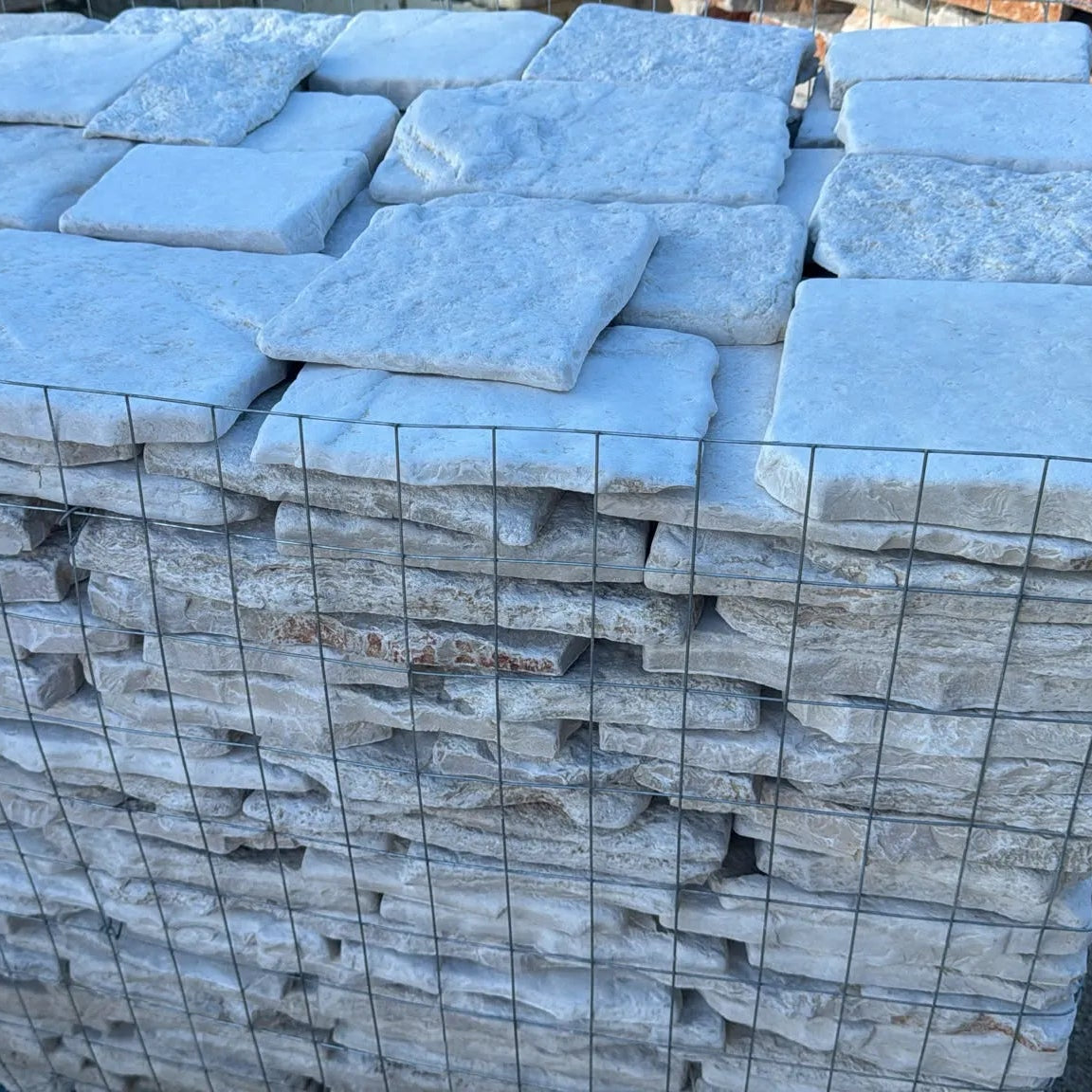 Rivestimento in pietra tranciato anticato