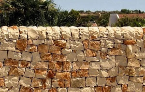 Muro a secco in pietra naturale