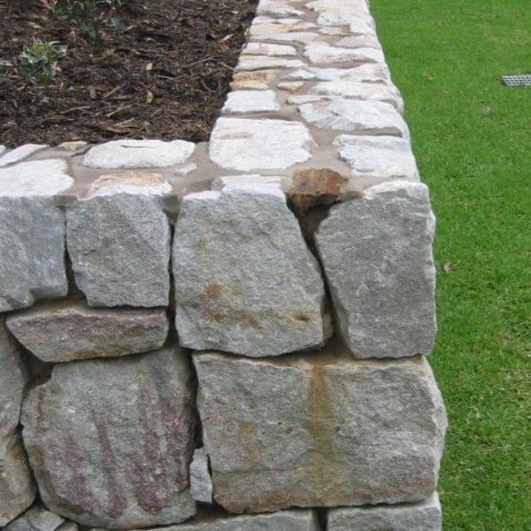 muro a secco in pietra naturale